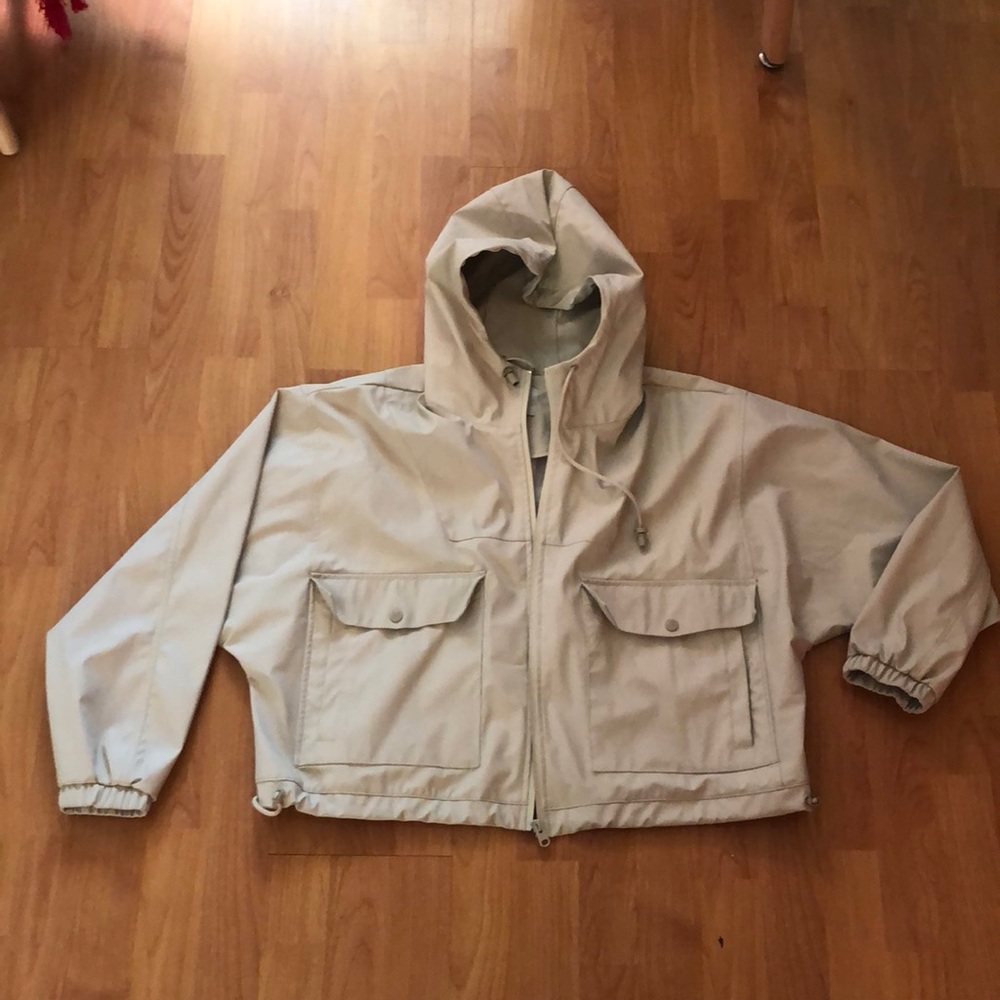 Pull & Bear Lt Khaki cropped windbreaker jacket size L